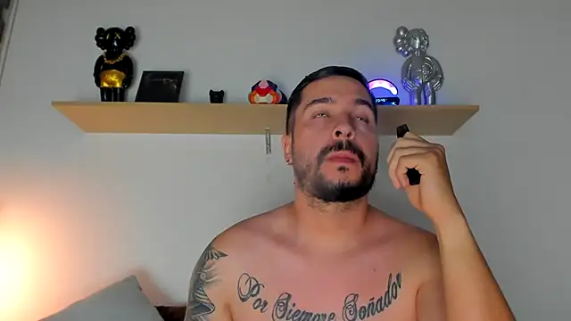 Snapshot of camilo_restrepo21 chatting on February 2025 01:44:01 AM camilo restrepo21 online show from February 2025 01:44:01 AM