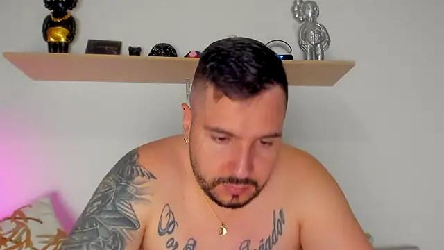 Snapshot of camilo_restrepo21 chatting on September 2025 01:08:02 AM camilo restrepo21 online show from September 2025 01:08:02 AM