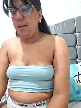 Snapshot of ZaidaWet chatting on June 2026 12:14:02 PM ZaidaWet online show from June 2026 12:14:02 PM