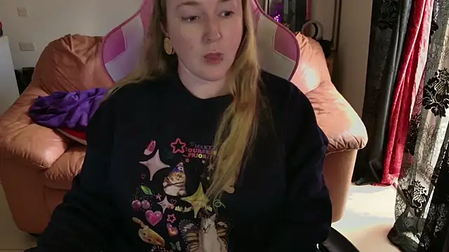 kisicaxx online show from January 2025 01:11:01 PM