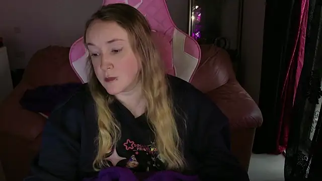 kisicaxx online show from January 2025 04:16:01 PM