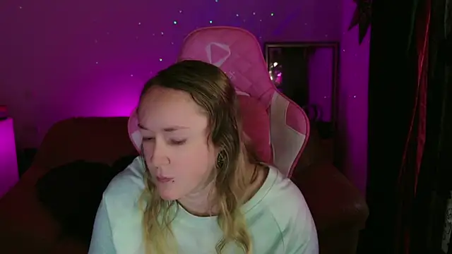 kisicaxx online show from January 2025 04:26:01 PM