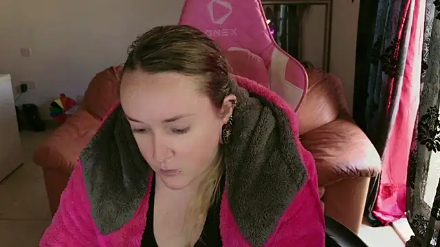 kisicaxx online show from January 2025 02:15:01 PM