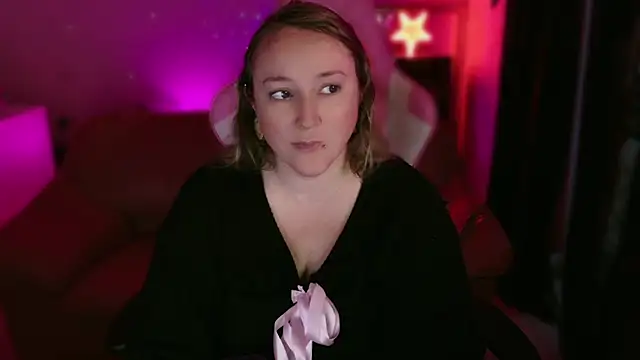 kisicaxx online show from February 2025 05:04:01 PM