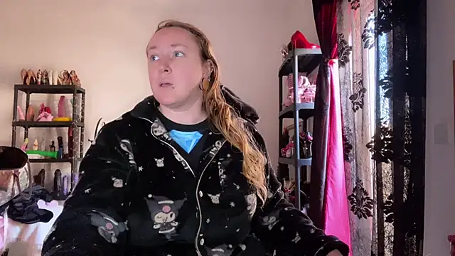 kisicaxx online show from February 2026 02:14:01 PM