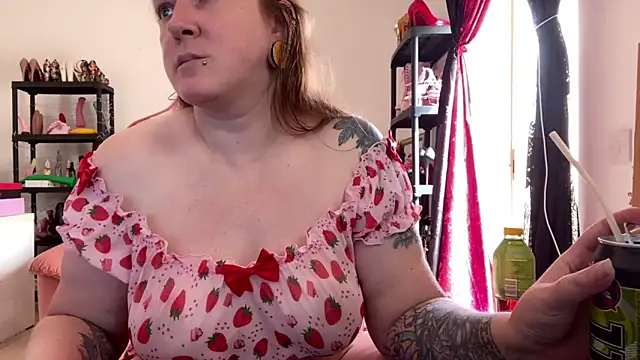 kisicaxx online show from April 2026 09:15:01 AM