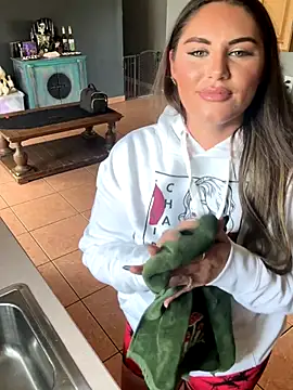 Snapshot of lovely_beast chatting on October 2025 04:04:01 PM lovely beast online show from October 2025 04:04:01 PM