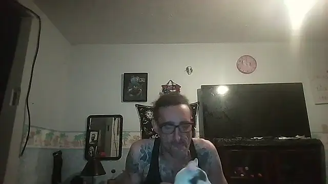 Snapshot of 19chubbylover81 chatting on April 2026 04:56:01 AM 19chubbylover81 online show from April 2026 04:56:01 AM