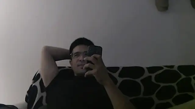 Snapshot of SebastianReiss chatting on November 2025 06:08:01 PM SebastianReiss online show from November 2025 06:08:01 PM