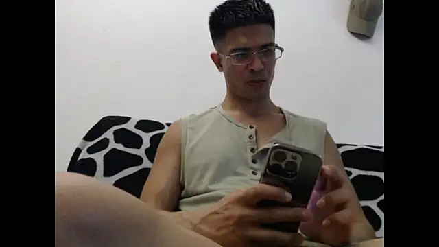 Snapshot of SebastianReiss chatting on November 2025 12:20:01 PM SebastianReiss online show from November 2025 12:20:01 PM