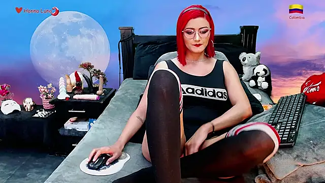 Hanna Luna online show from November 2025 08:15:01 AM