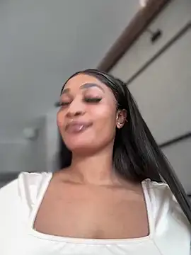 Snapshot of __Nessa__ chatting on January 2025 11:34:01 AM Nessa online show from January 2025 11:34:01 AM