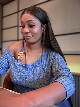 Snapshot of __Nessa__ chatting on February 2025 03:10:02 PM Nessa online show from February 2025 03:10:02 PM