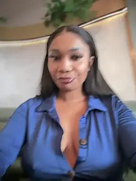 Snapshot of __Nessa__ chatting on February 2025 11:49:01 AM Nessa online show from February 2025 11:49:01 AM