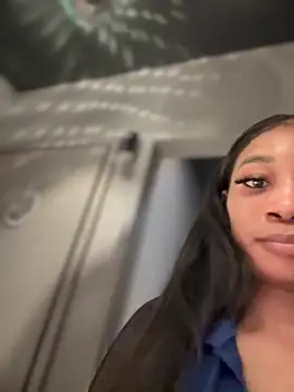 Snapshot of __Nessa__ chatting on March 2025 03:07:02 PM Nessa online show from March 2025 03:07:02 PM