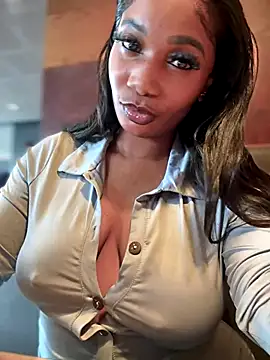   Nessa   online show from October 2025 11:20:02 AM