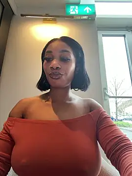   Nessa   online show from February 2026 12:50:02 PM