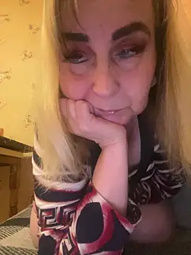 Irina2909xh online show from February 2025 09:06:02 PM