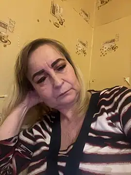 Irina2909xh online show from February 2025 07:49:01 PM