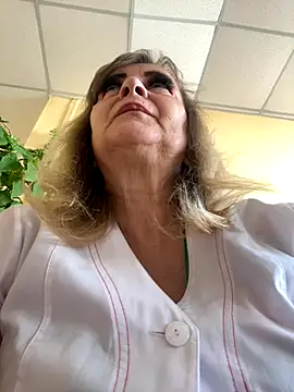 Irina2909xh online show from September 2025 07:45:01 AM