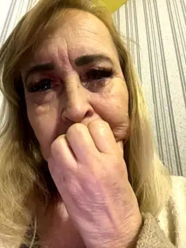 Irina2909xh online show from October 2025 03:24:01 PM