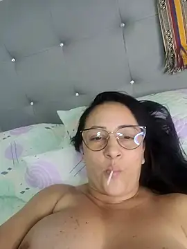 Snapshot of Ameliarizo chatting on September 2025 04:34:02 AM Ameliarizo online show from September 2025 04:34:02 AM