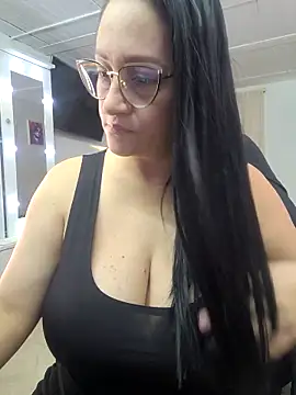 Snapshot of Ameliarizo chatting on November 2025 10:01:01 PM Ameliarizo online show from November 2025 10:01:01 PM