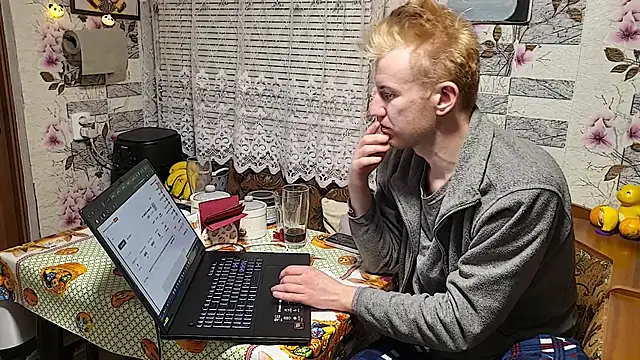 Vuitton online show from April 2026 06:48:02 PM