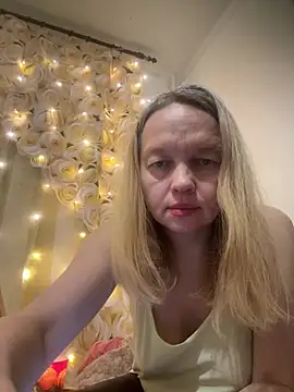 Susanel online show from December 2024 02:16:01 PM