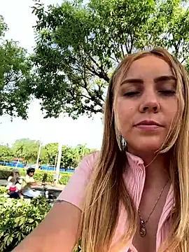Snapshot of Brittanyrosexx chatting on September 2025 08:53:02 PM Brittanyrosexx online show from September 2025 08:53:02 PM