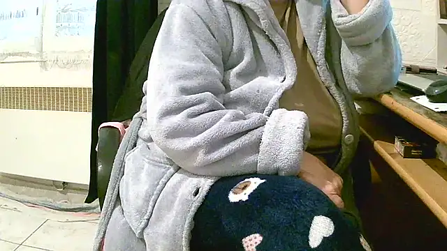 douceur63 online show from December 2025 11:48:01 AM