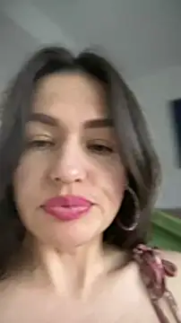 Snapshot of Andreamorreti chatting on January 2025 10:23:01 PM Andreamorreti online show from January 2025 10:23:01 PM
