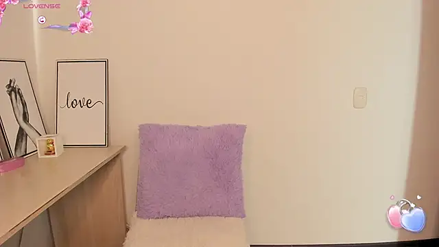 Snapshot of Andreamorreti chatting on March 2025 02:43:02 PM Andreamorreti online show from March 2025 02:43:02 PM