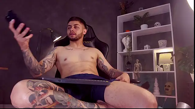 alessandro duty online show from October 2025 03:31:02 AM