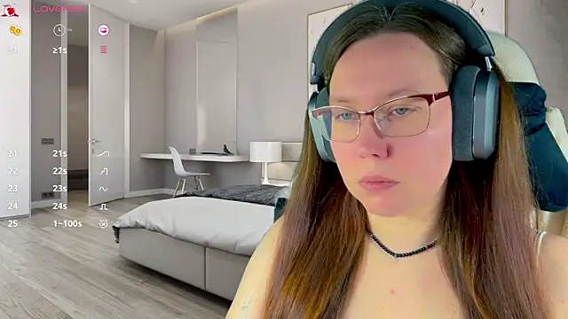 Victoria Romans online show from April 2026 10:37:02 PM