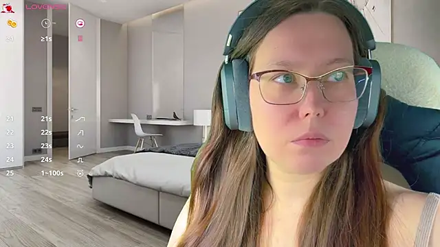 Snapshot of Victoria_Romans chatting on May 2026 08:30:02 AM Victoria Romans online show from May 2026 08:30:02 AM