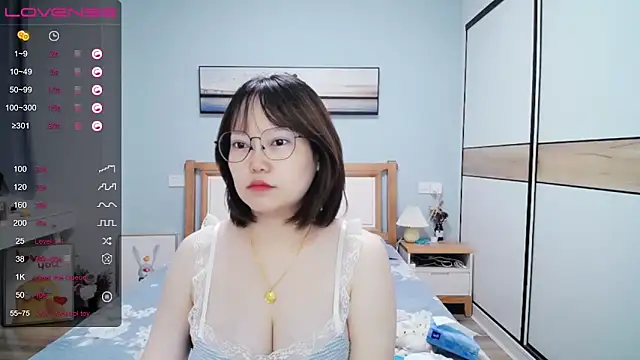 DianaYz online show from September 2025 12:39:01 PM