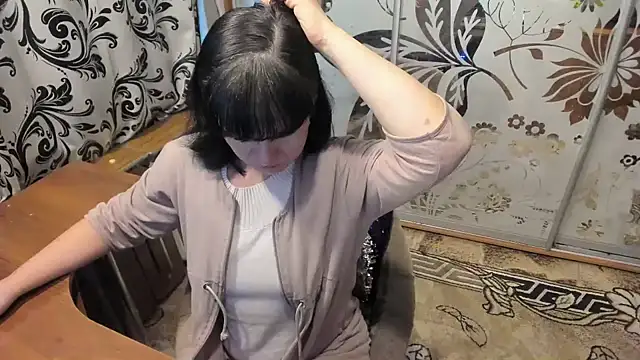 Snapshot of EVILENSA chatting on December 2024 01:03:01 PM EVILENSA online show from December 2024 01:03:01 PM