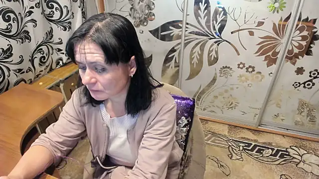 Snapshot of EVILENSA chatting on December 2024 05:10:02 PM EVILENSA online show from December 2024 05:10:02 PM