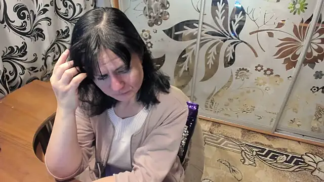 Snapshot of EVILENSA chatting on December 2024 01:32:01 PM EVILENSA online show from December 2024 01:32:01 PM