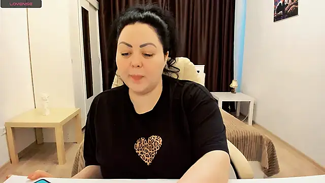 Nina Hopper online show from January 2025 12:07:02 PM