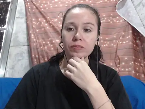 Venusluxodomme online show from October 2025 11:17:01 AM