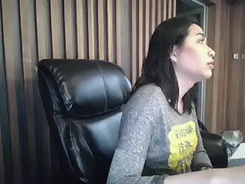 Snapshot of sara_kimoo chatting on December 2024 02:10:02 PM sara kimoo online show from December 2024 02:10:02 PM