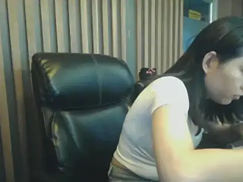Snapshot of sara_kimoo chatting on January 2025 04:05:01 PM sara kimoo online show from January 2025 04:05:01 PM