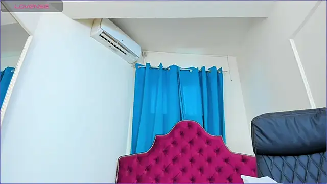 Snapshot of ninnadee chatting on August 2026 04:58:01 AM ninnadee online show from August 2026 04:58:01 AM