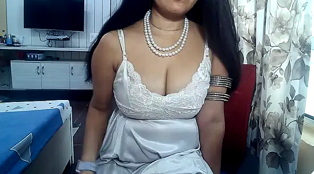yourradhika online show from December 2024 06:34:01 AM