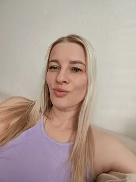 Snapshot of HILT_ON chatting on October 2025 02:44:01 AM HILT ON online show from October 2025 02:44:01 AM