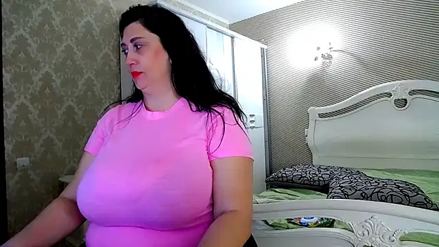 Snapshot of Evelyn_Shy chatting on October 2025 02:23:02 PM Evelyn Shy online show from October 2025 02:23:02 PM