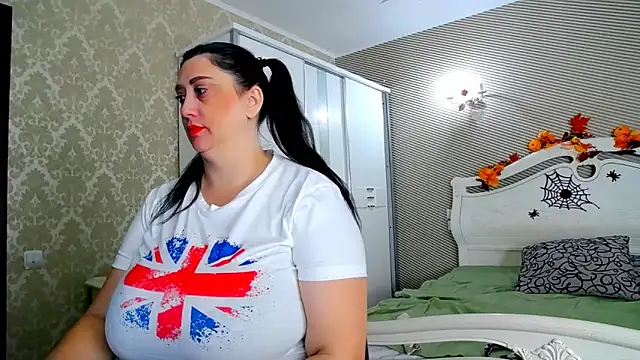 Snapshot of Evelyn_Shy chatting on November 2025 07:19:02 AM Evelyn Shy online show from November 2025 07:19:02 AM