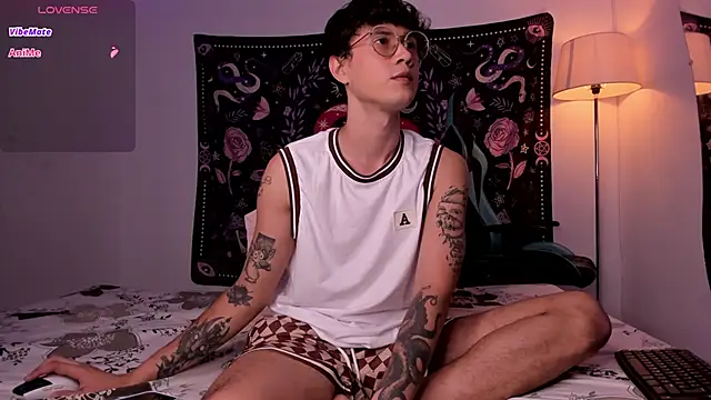 LeaneSeb online show from December 2024 04:57:01 PM